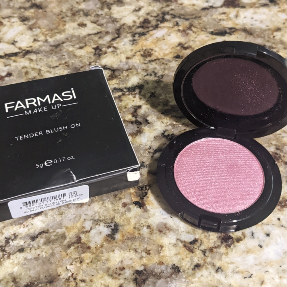 Farmasi Blush